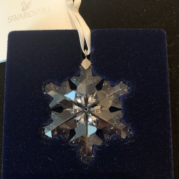 SWAROVSKI Little Snowflake Ornament 1139969 In box - Picture 6 of 11